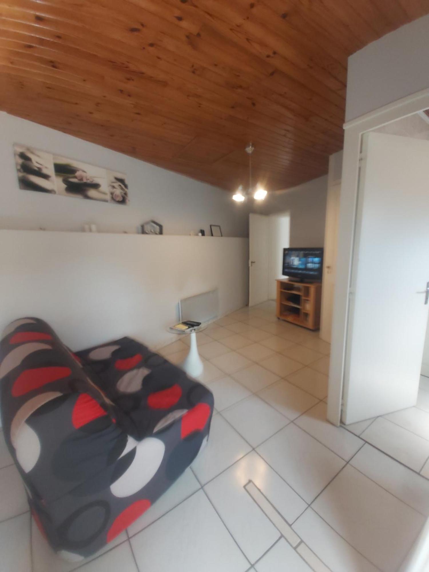 Appartements Danciu Jonzac Exterior foto